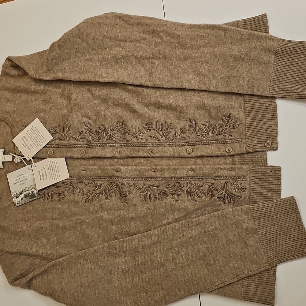 Cashmere Embroidered Sweatse - Picture 4 of 7